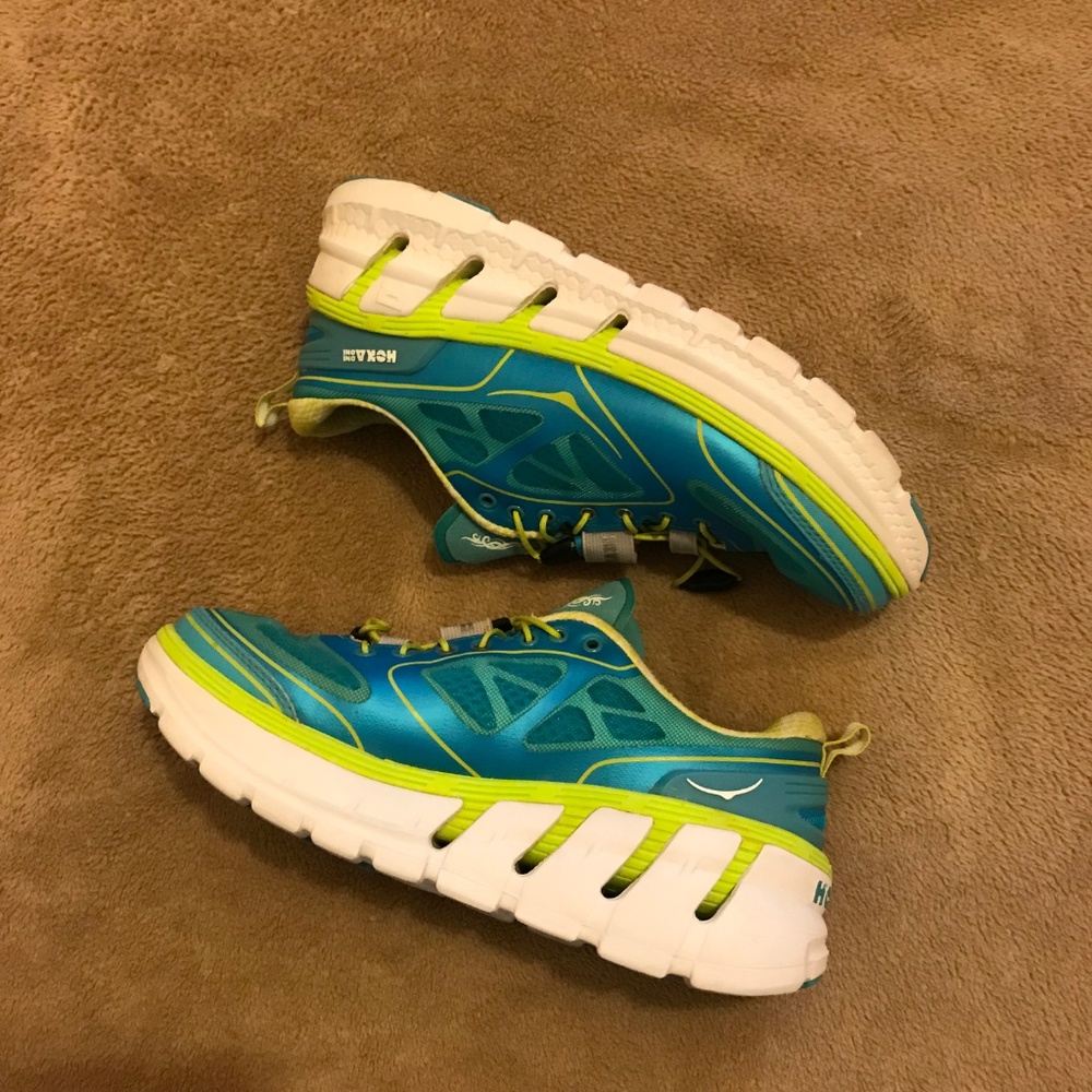 HOKA ONE Conquest Womens Running Shoes Sz 7